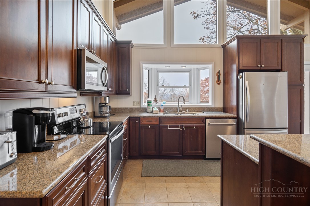 501 St Andrews Road Beech Mountain, NC 28604 - Photo 12 of 46