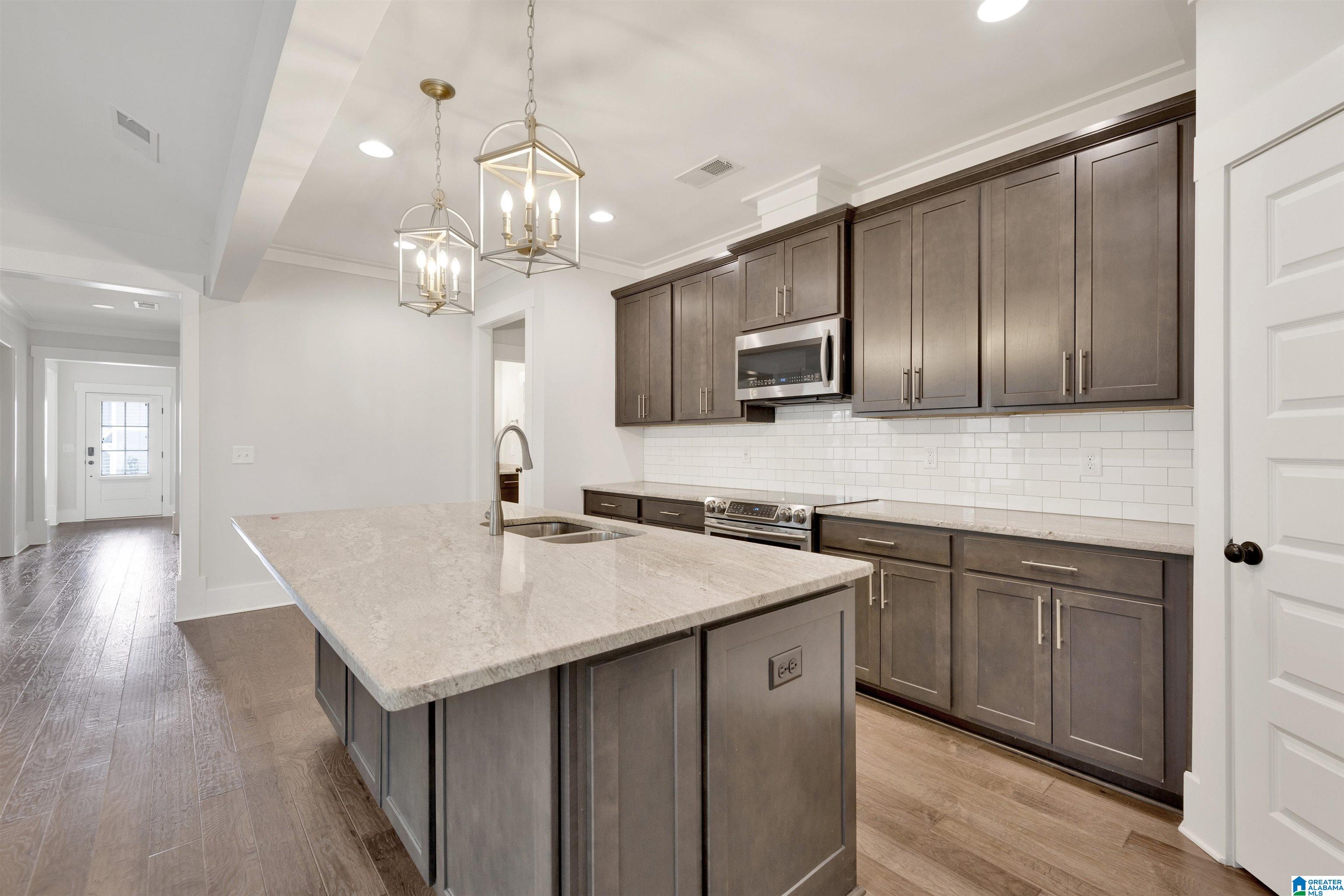 2162 Samuel Pass Birmingham, AL 35226 - Photo 5 of 35