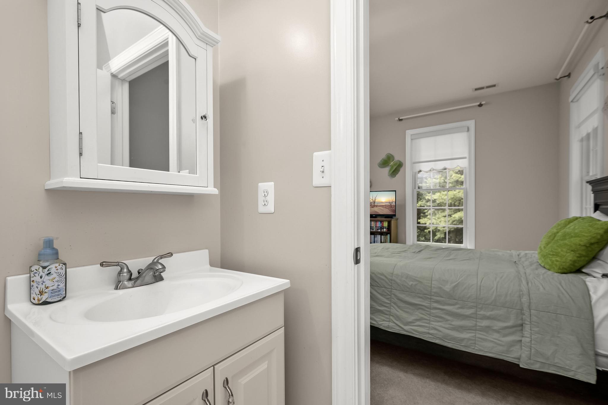 12042 Steven Lane Dunkirk, MD 20754 - Photo 41 of 79 Dual Entry Attached Bath