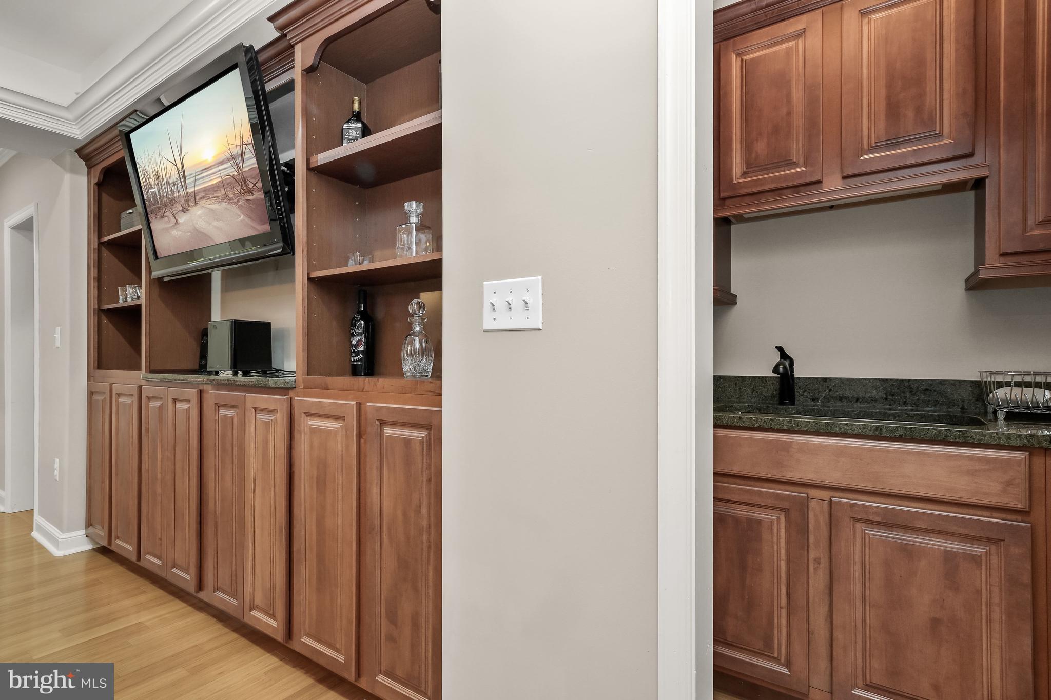 12042 Steven Lane Dunkirk, MD 20754 - Photo 52 of 79 Wet Bar