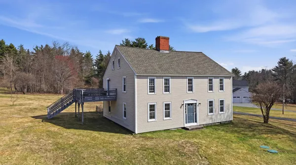 $849,000 | 131 N Road, East Kingston, NH 03827