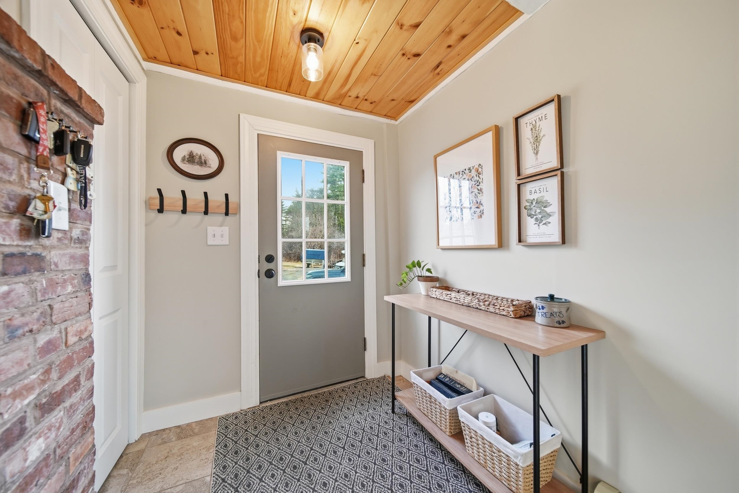 131 N Road East Kingston, NH 03827 - Photo 5 of 56