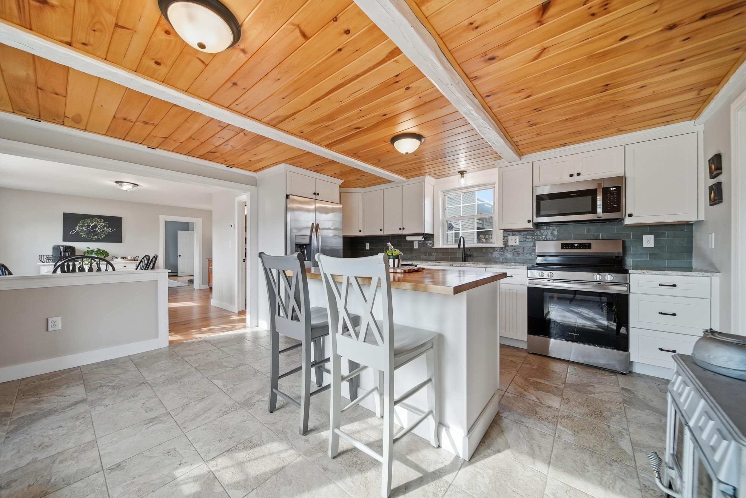 131 N Road East Kingston, NH 03827 - Photo 6 of 56