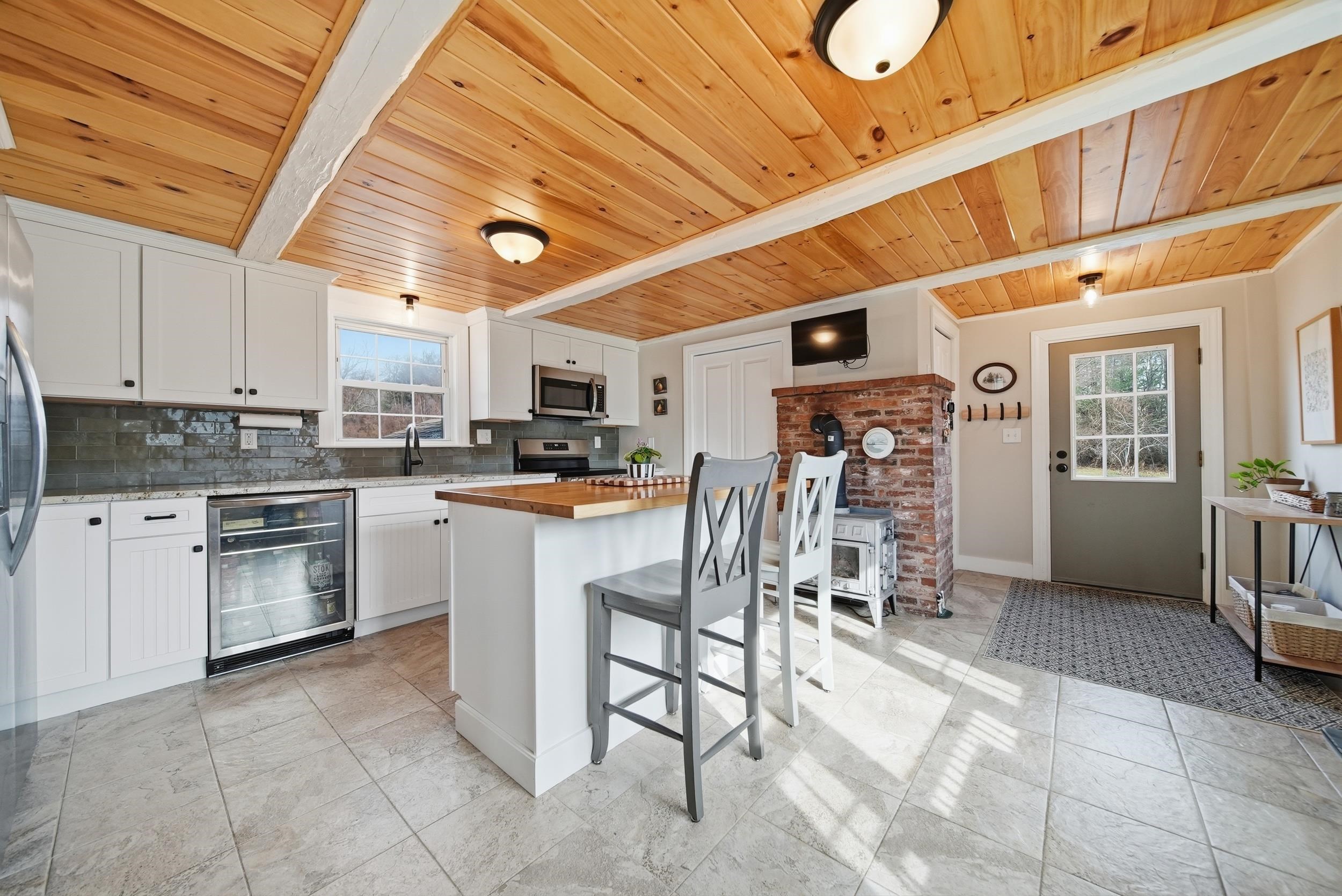 131 N Road East Kingston, NH 03827 - Photo 7 of 56