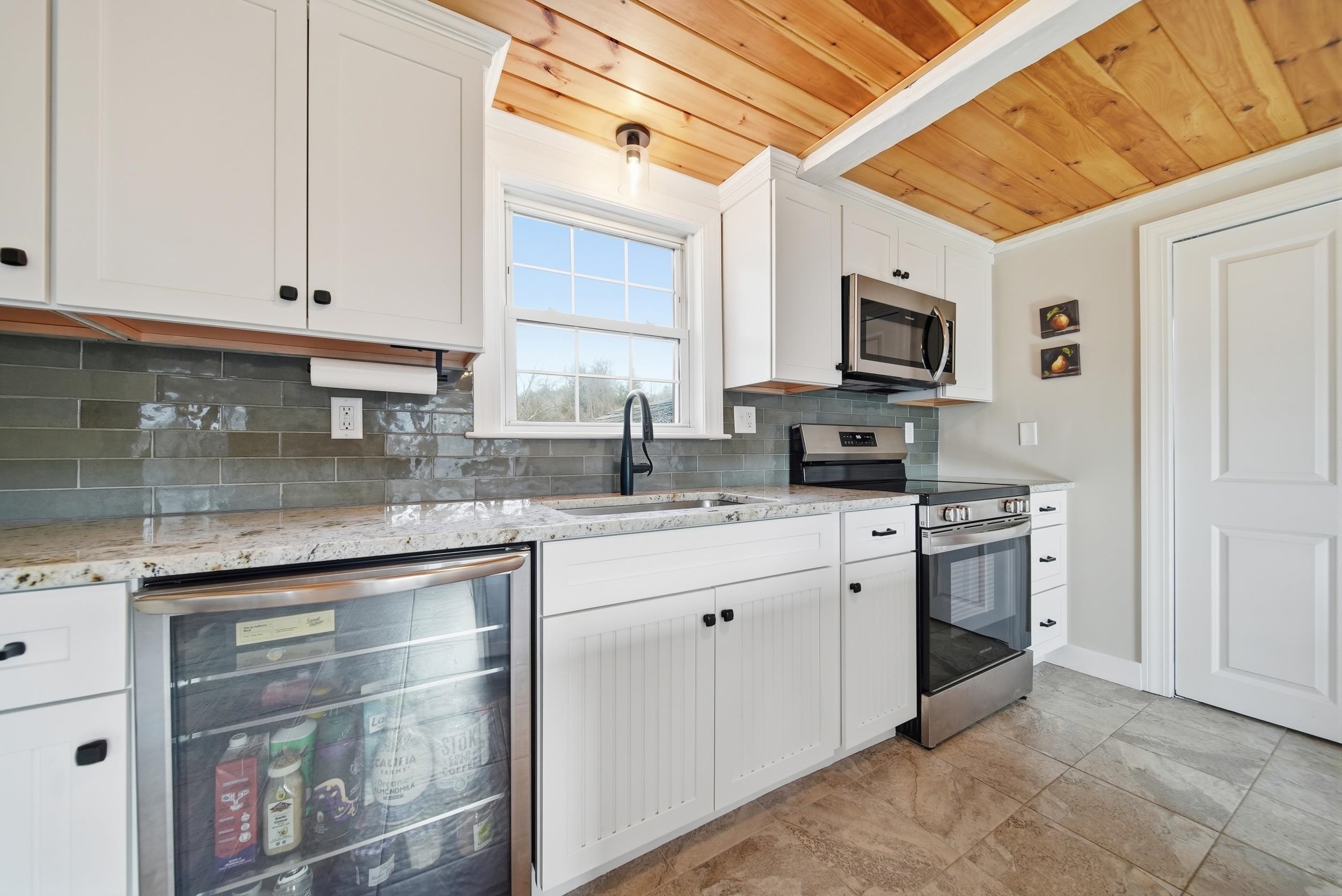 131 N Road East Kingston, NH 03827 - Photo 9 of 56