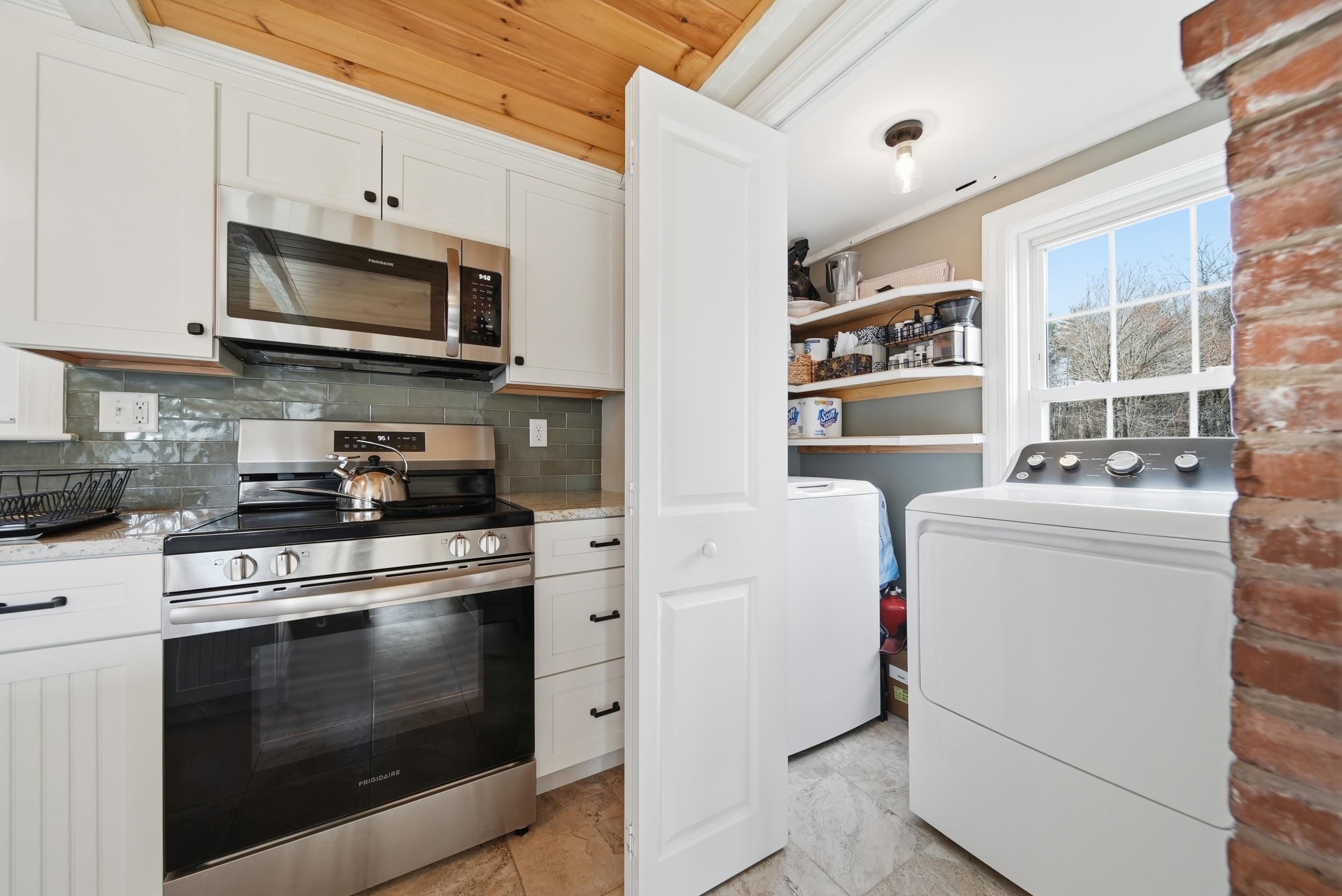 131 N Road East Kingston, NH 03827 - Photo 10 of 56