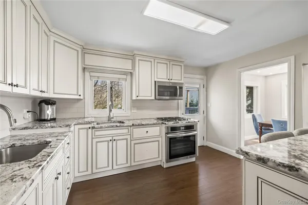 $1,300,000 | 5 Lynne Court, Suffern, NY 10901