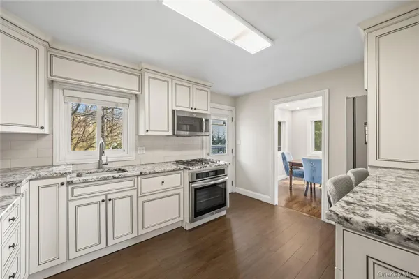 $1,300,000 | 5 Lynne Court, Suffern, NY 10901