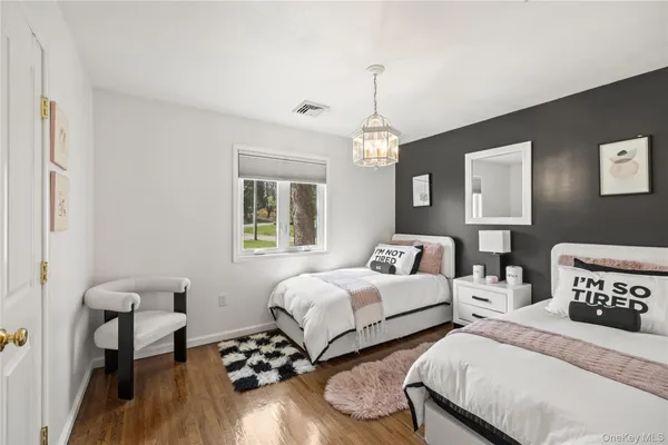 $1,300,000 | 5 Lynne Court, Suffern, NY 10901