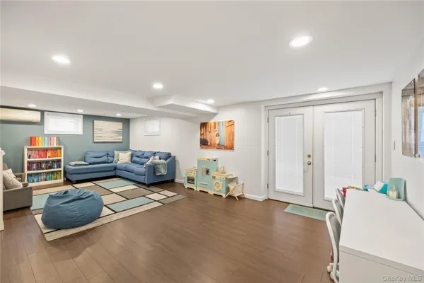 $1,300,000 | 5 Lynne Court, Suffern, NY 10901