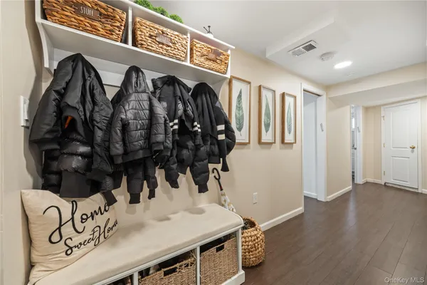 $1,300,000 | 5 Lynne Court, Suffern, NY 10901