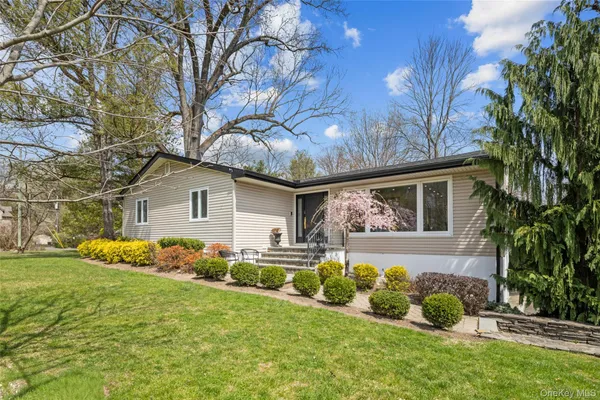 $1,300,000 | 5 Lynne Court, Suffern, NY 10901