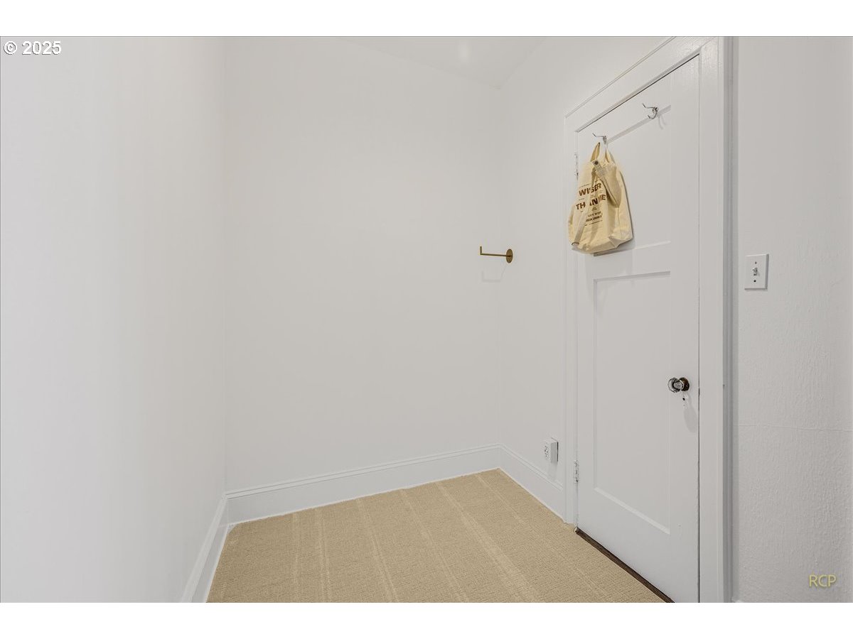 2015 Northwest Flanders Street, Unit 408 Portland, OR 97209 - Photo 14 of 37