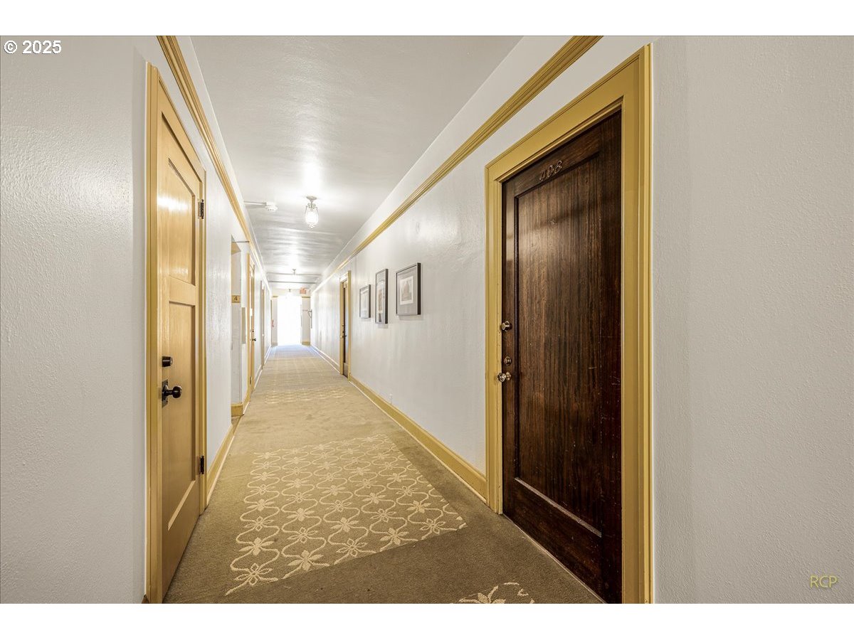 2015 Northwest Flanders Street, Unit 408 Portland, OR 97209 - Photo 19 of 37 a view interior of the house