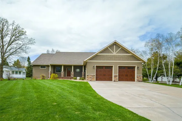 $669,000 | 30488 292nd Street, Holcombe, WI 54745