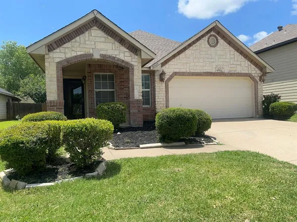$1,895 | 10524 Flagstaff Run, Fort Worth, TX 76140