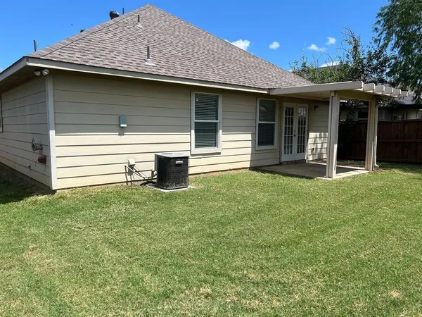 $1,895 | 10524 Flagstaff Run, Fort Worth, TX 76140