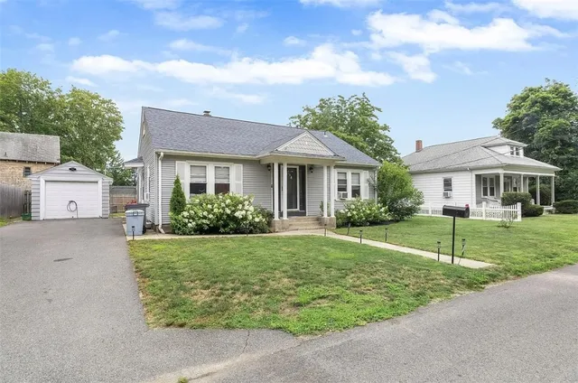 $3,000 | 15 Mathewson Street, Johnston, RI 02919