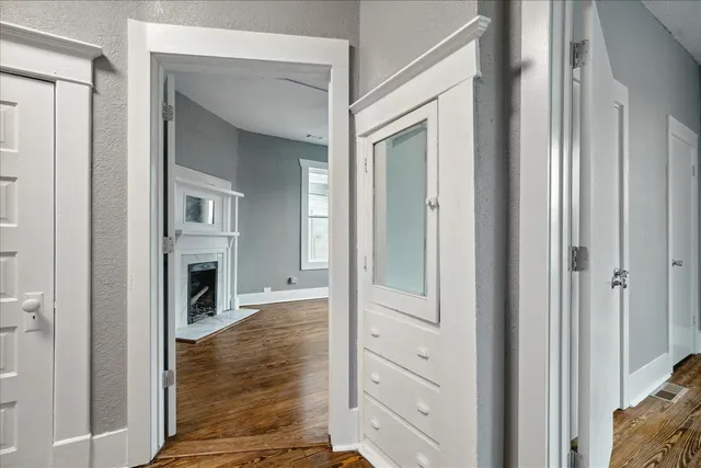 a view of a bedroom with a wardrobe space