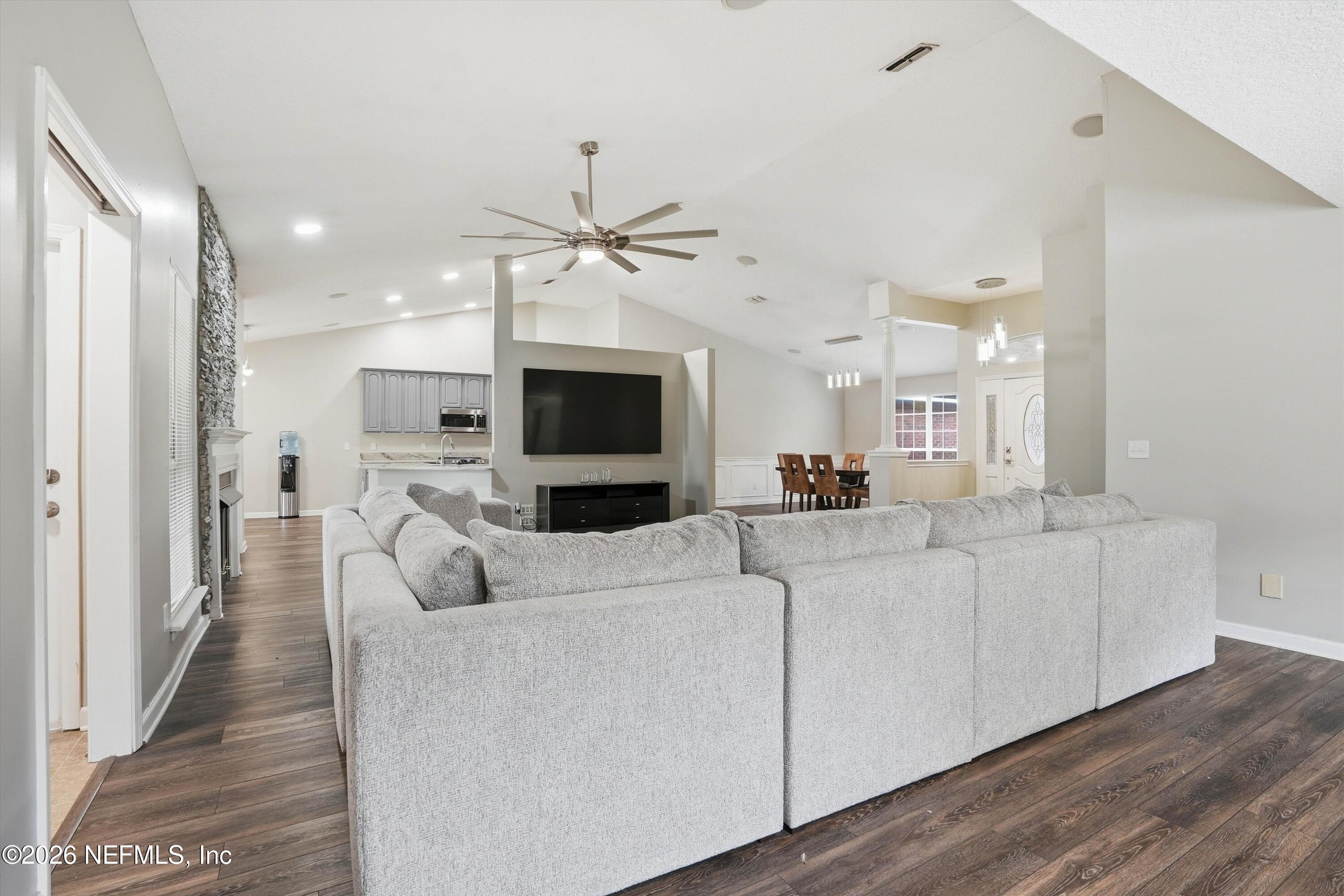 14520 Braddock Road Jacksonville, FL 32218 - Photo 11 of 35 Living Room