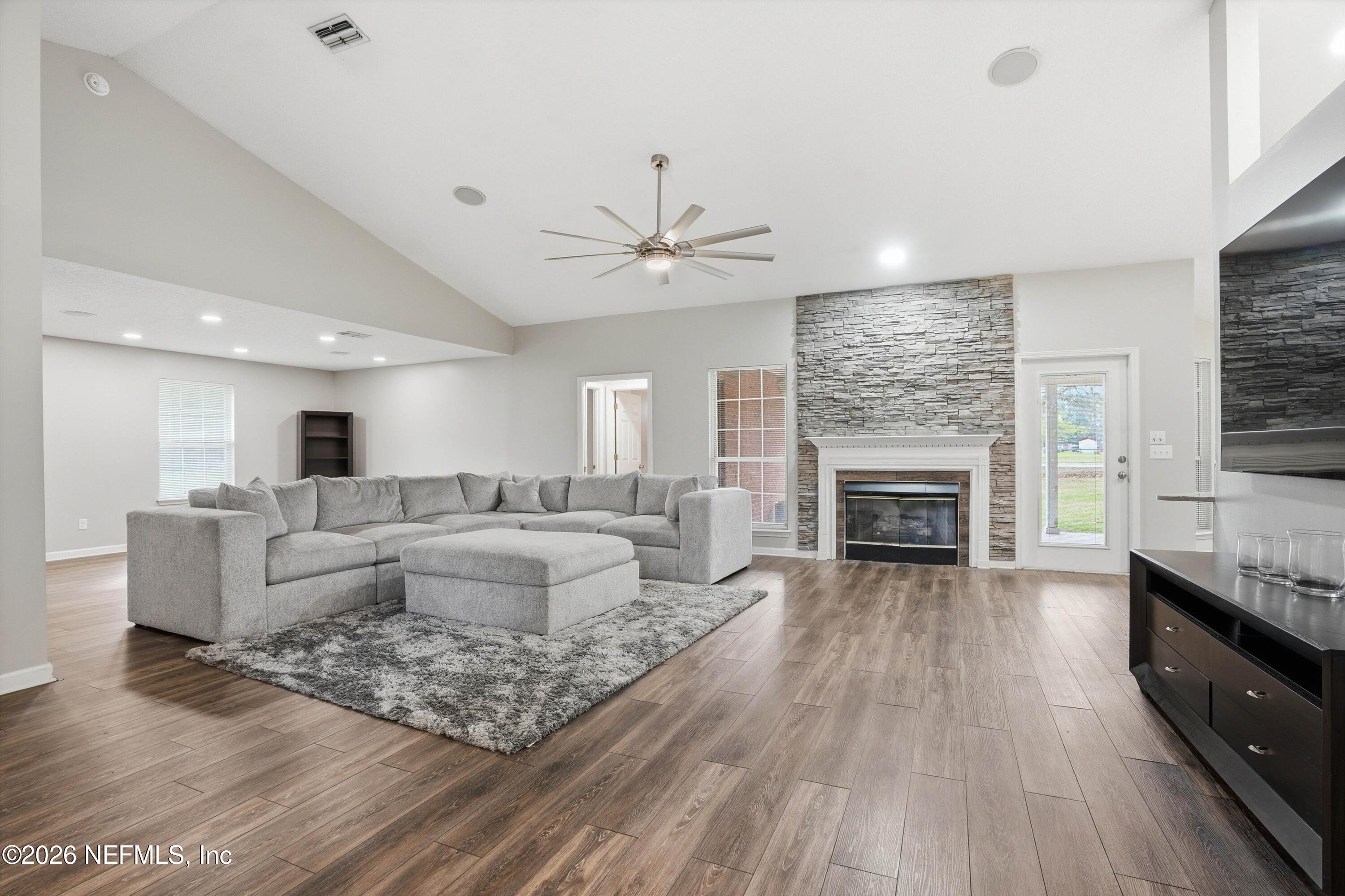 14520 Braddock Road Jacksonville, FL 32218 - Photo 9 of 35 Living Room