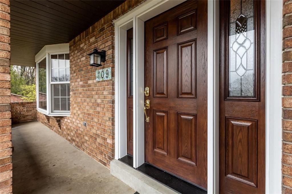 109 Midway Drive McKees Rocks, PA 15136 - Photo 3 of 33 Gallery Image 3