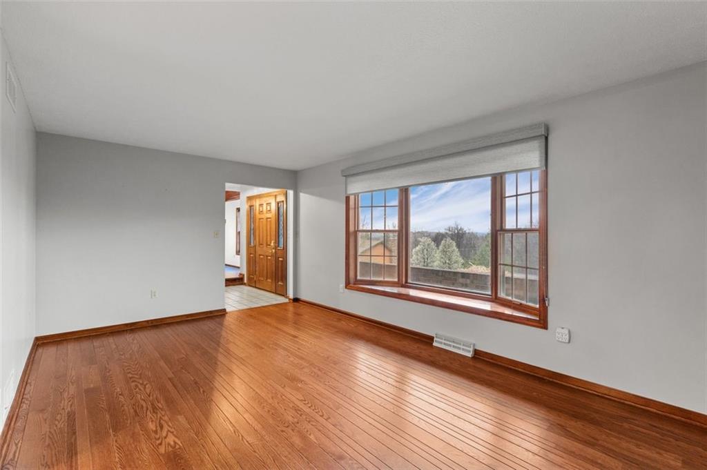109 Midway Drive McKees Rocks, PA 15136 - Photo 5 of 33 Gallery Image 5