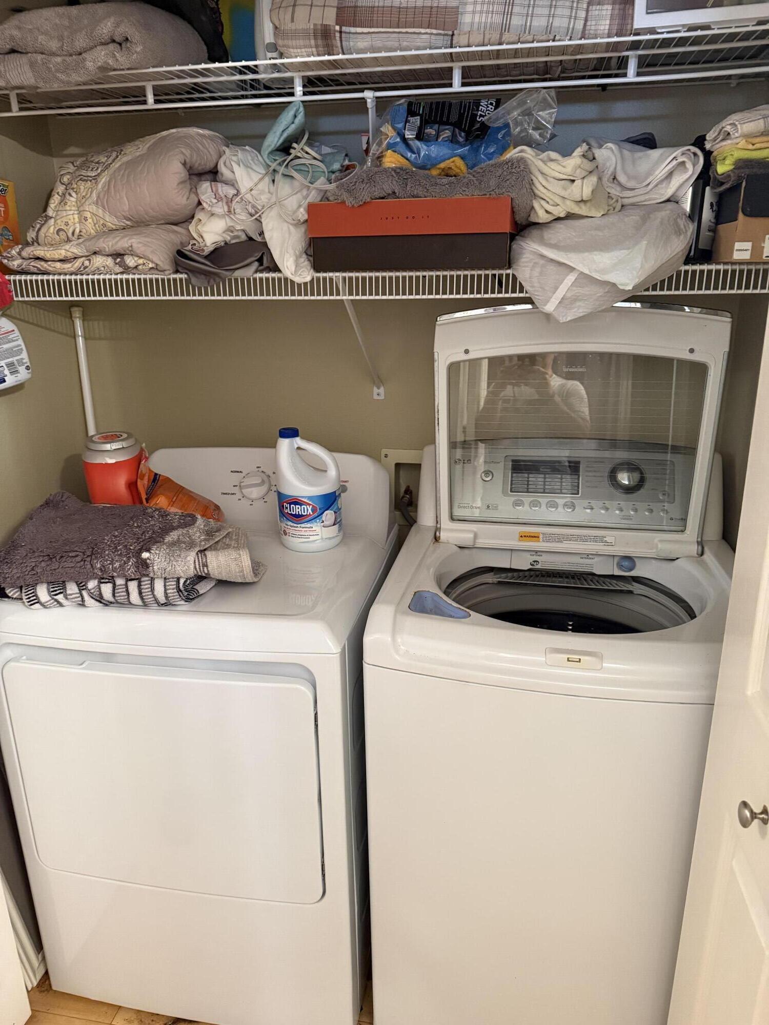 3863 Indian Trail, Unit 106 Destin, FL 32541 - Photo 21 of 22 a kitchen with a stove and cabinets