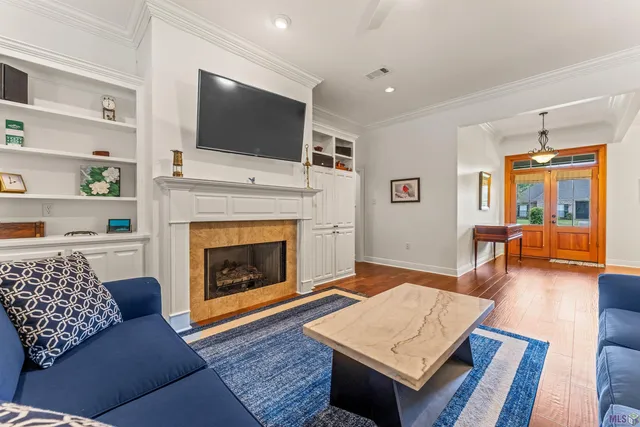 $649,700 | 6342 Riverbend Lakes Drive, Baton Rouge, LA 70820