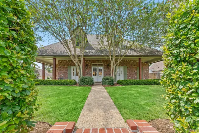 $649,700 | 6342 Riverbend Lakes Drive, Baton Rouge, LA 70820