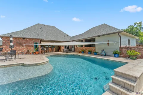 $637,700 | 6342 Riverbend Lakes Drive, Baton Rouge, LA 70820