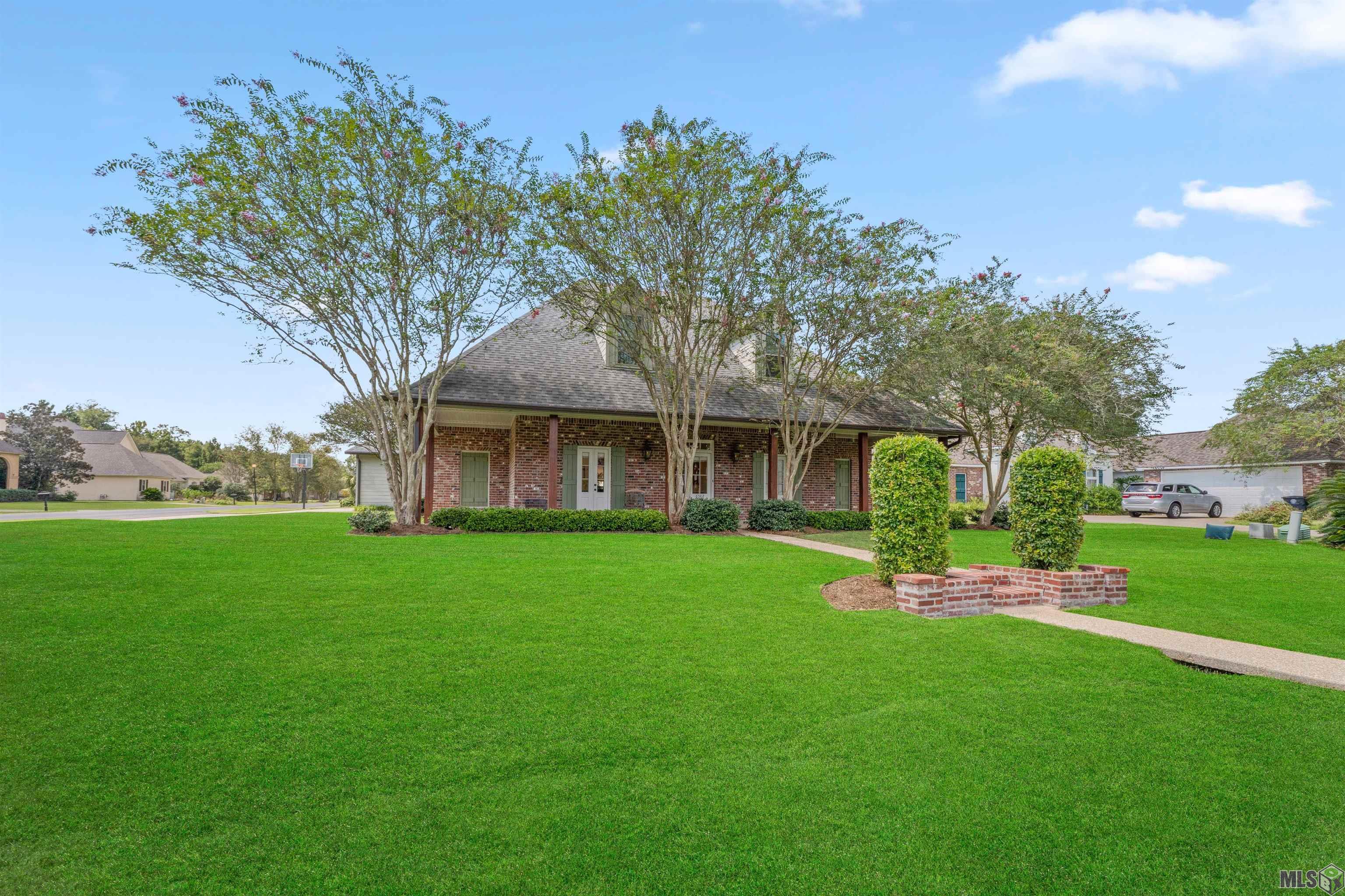 6342 Riverbend Lakes Drive Baton Rouge, LA 70820 - Photo 3 of 52