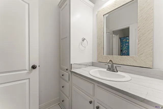 $649,700 | 6342 Riverbend Lakes Drive, Baton Rouge, LA 70820