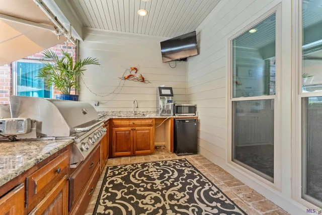 $649,700 | 6342 Riverbend Lakes Drive, Baton Rouge, LA 70820