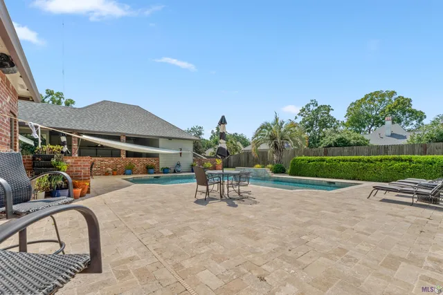 $649,700 | 6342 Riverbend Lakes Drive, Baton Rouge, LA 70820