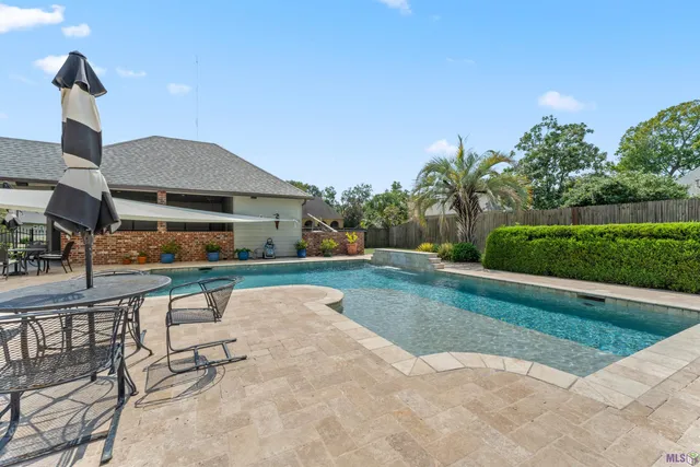 $649,700 | 6342 Riverbend Lakes Drive, Baton Rouge, LA 70820