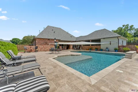 $637,700 | 6342 Riverbend Lakes Drive, Baton Rouge, LA 70820