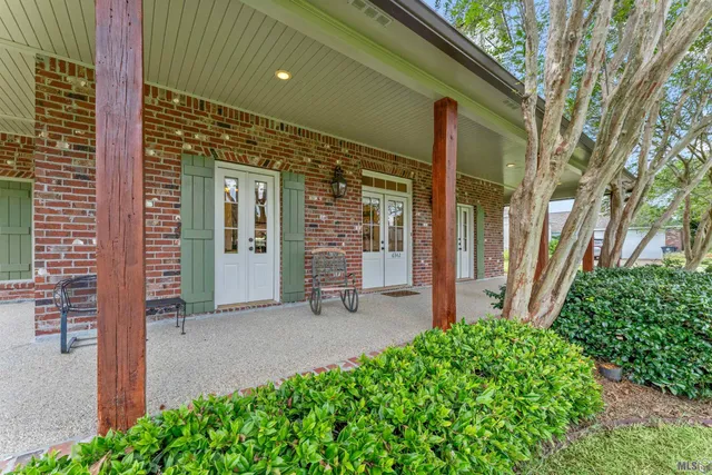 $649,700 | 6342 Riverbend Lakes Drive, Baton Rouge, LA 70820
