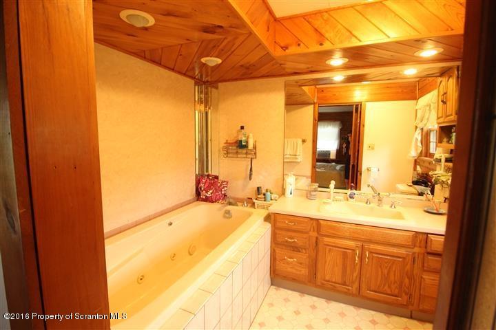 396 Carpenter Road Factoryville, PA 18419 - Photo 11 of 20 Gallery Image 11