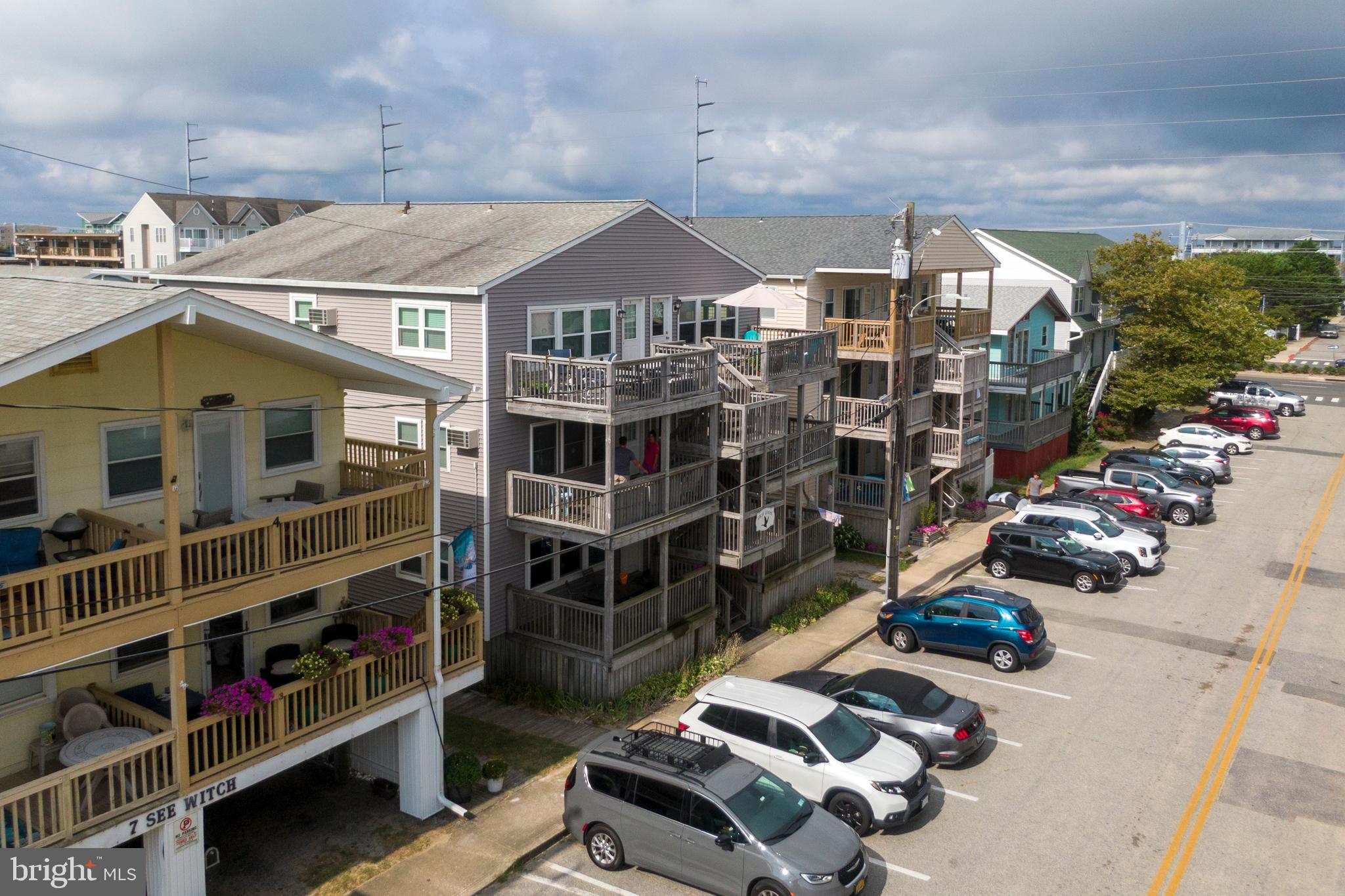 9 79th Street, Unit 3W Ocean City, MD 21842 - Photo 14 of 34 a picture of a room with gym equipment