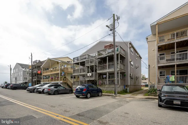 a car parked in front of a building