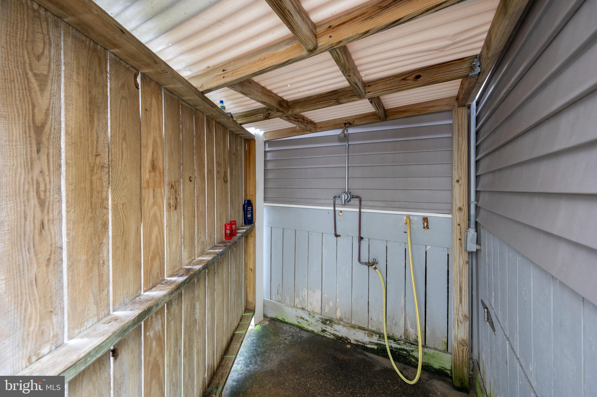 9 79th Street, Unit 3W Ocean City, MD 21842 - Photo 29 of 34 a view of a pathway of a building