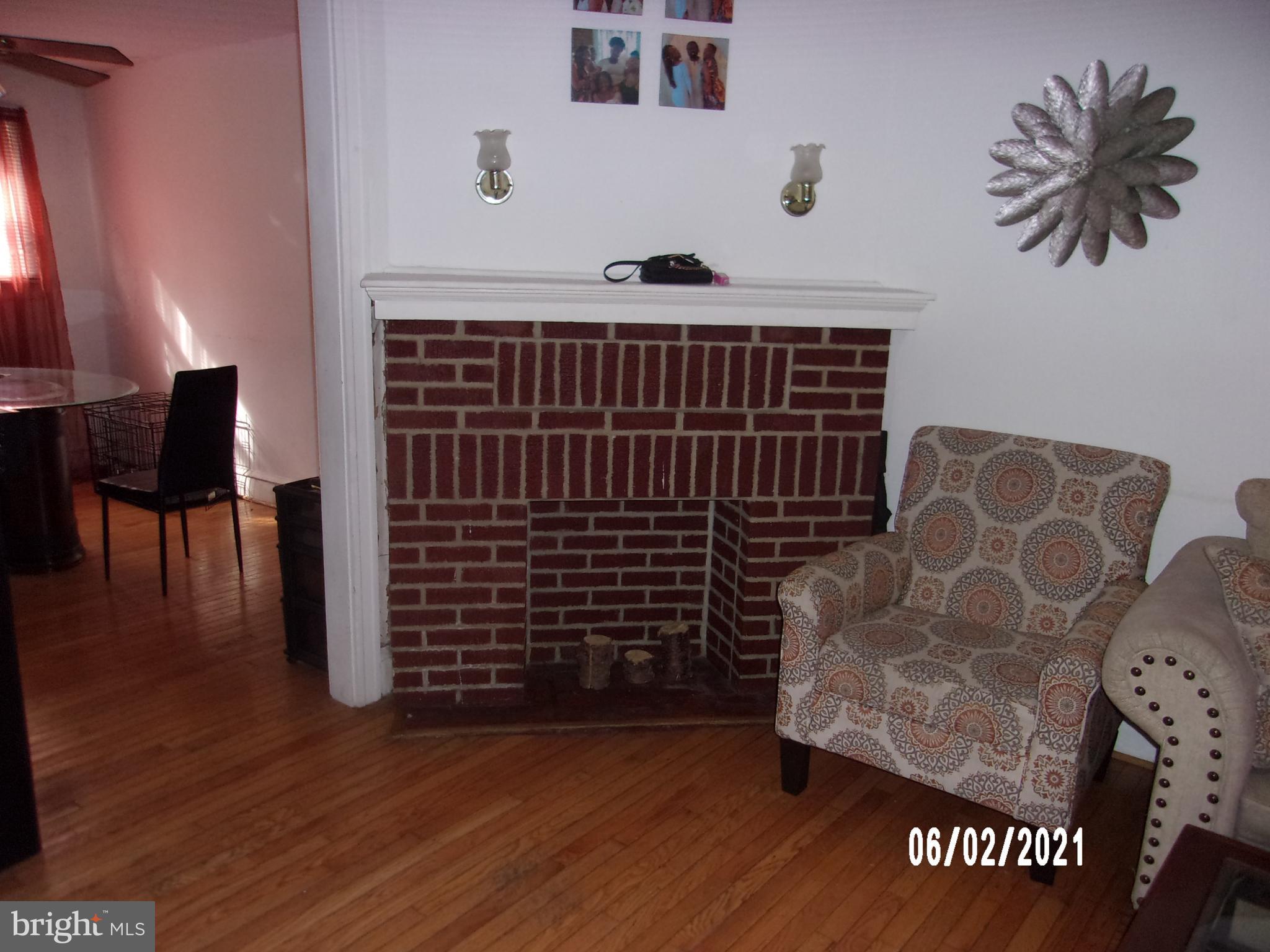 128 Laurel Road Sharon Hill, PA 19079 - Photo 4 of 10 Living Room