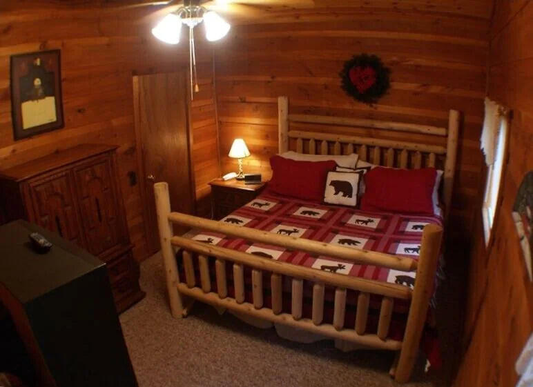 1612 South Mountain View Road Sevierville, TN 37876 - Photo 9 of 19 upstairs bedroom