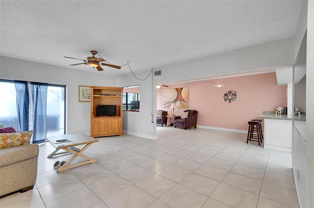 $259,000 | 2774 South University Drive, Unit 10A, Davie, FL 33328