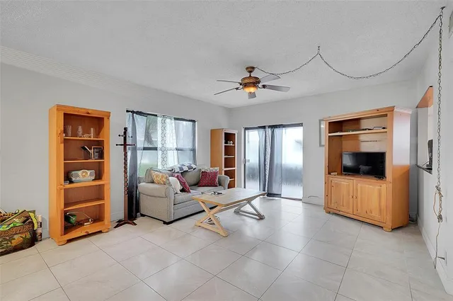 $259,000 | 2774 South University Drive, Unit 10A, Davie, FL 33328