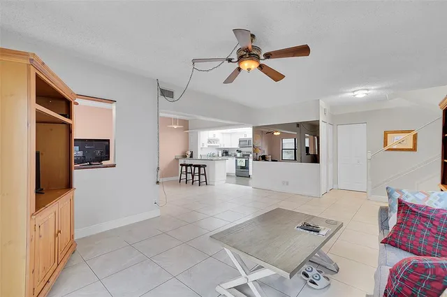 $259,000 | 2774 South University Drive, Unit 10A, Davie, FL 33328