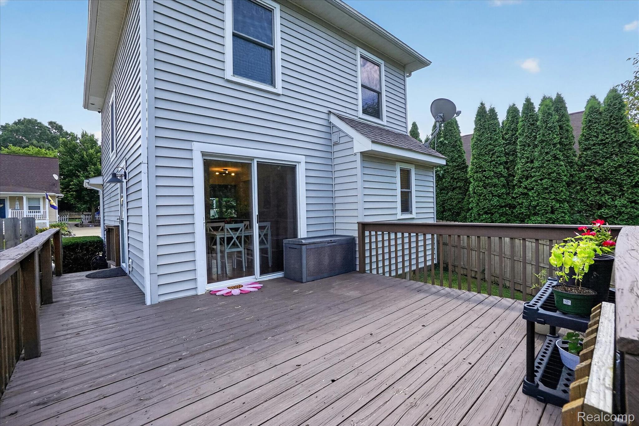 452 Waverly Lane Howell, MI 48843 - Photo 28 of 39 34-452-Waverly-Ln-Howell-WindowStill.jpg