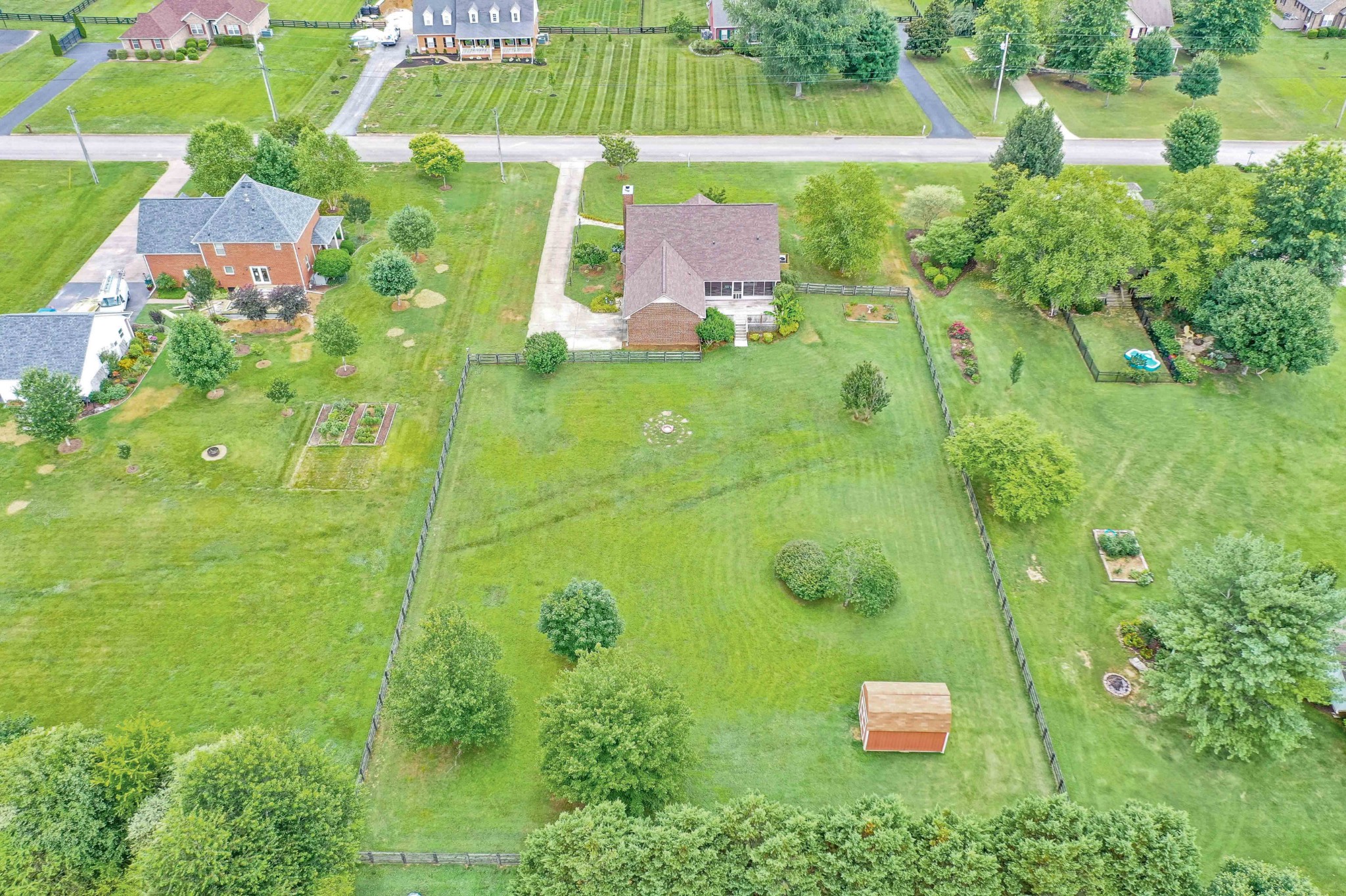 1926 Victorian Road Columbia, TN 38401 - Photo 3 of 28 a view of a big yard with large trees