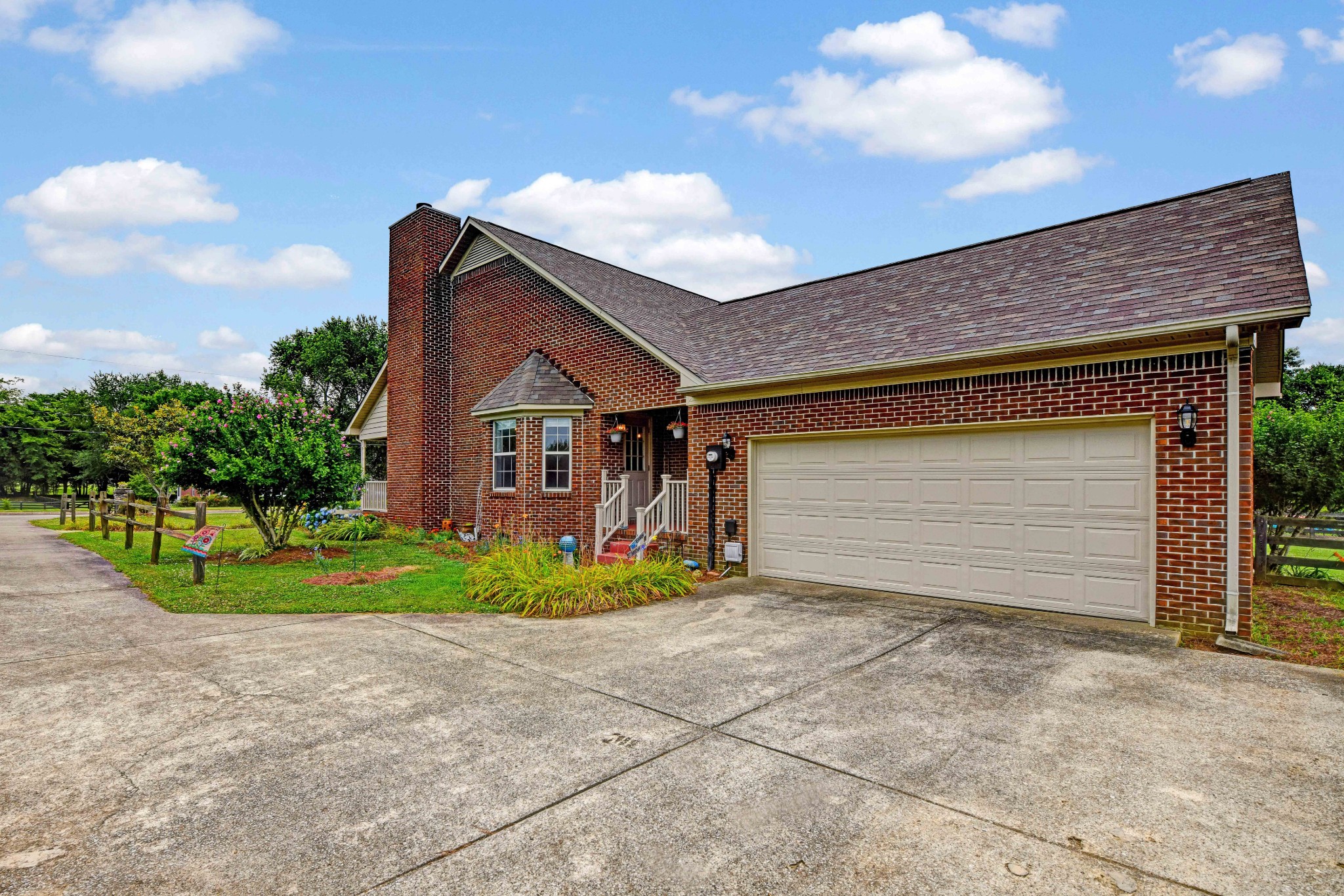 1926 Victorian Road Columbia, TN 38401 - Photo 21 of 28 a house view with a outdoor space